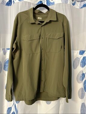 REI Olive Green Lightweight Button-Front , collared Shirt Jacket.